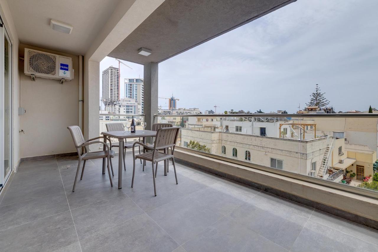 Splendid 2Br Apartment, Steps To St Georges Bay St. Julian's Exterior foto