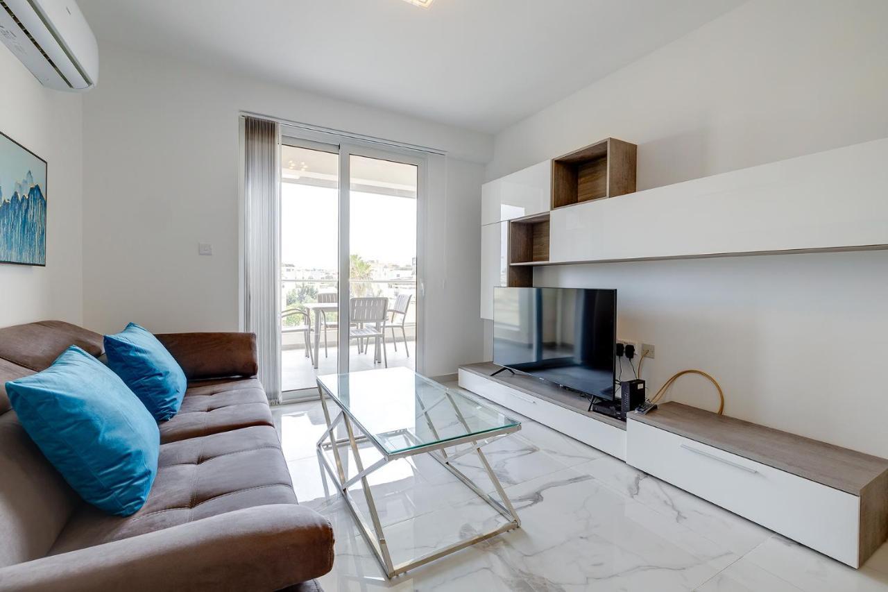 Splendid 2Br Apartment, Steps To St Georges Bay St. Julian's Exterior foto