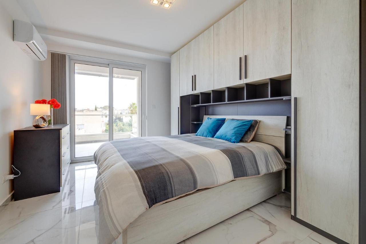 Splendid 2Br Apartment, Steps To St Georges Bay St. Julian's Exterior foto