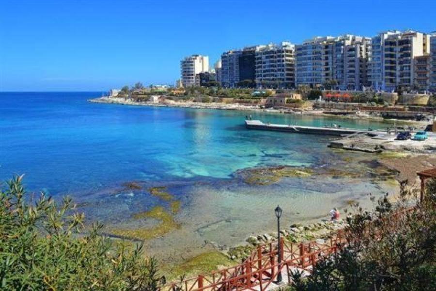 Splendid 2Br Apartment, Steps To St Georges Bay St. Julian's Exterior foto