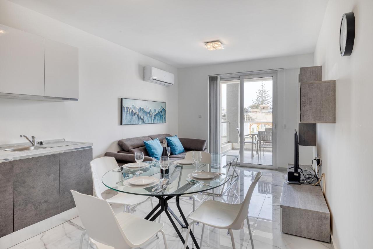 Splendid 2Br Apartment, Steps To St Georges Bay St. Julian's Exterior foto